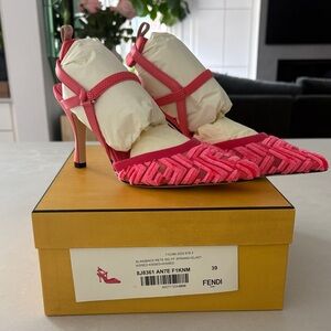Fendi Pink Textured Pointed Slingback Heels